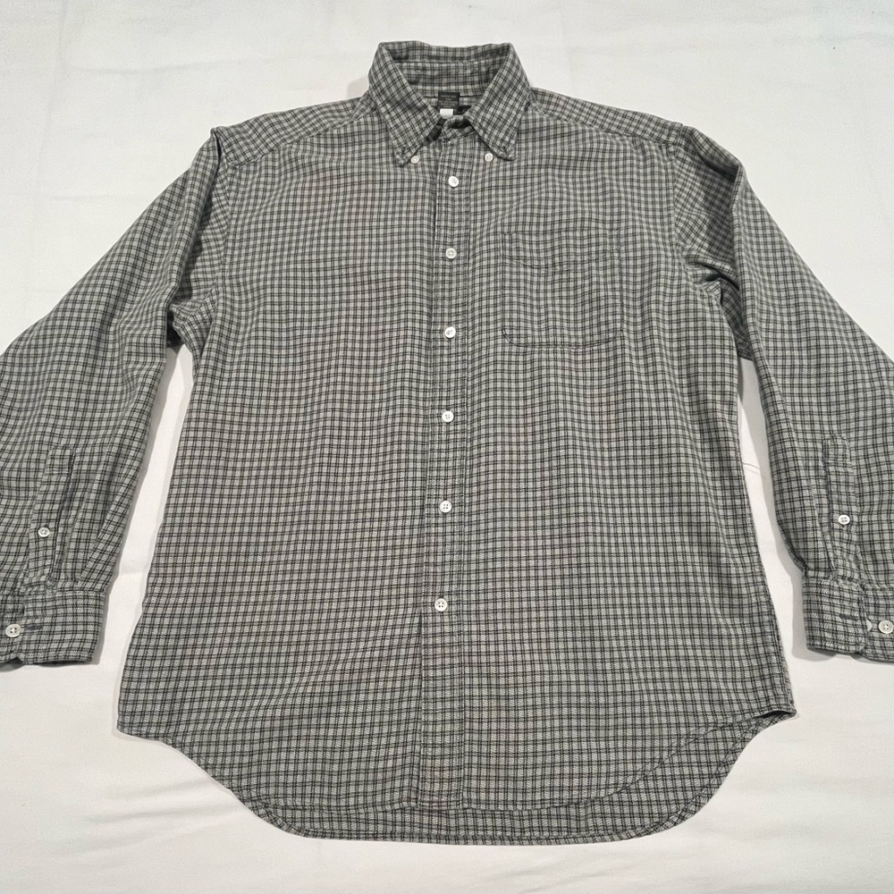 Banana Republic Gray Casual Button Down Shirt with Classic Design